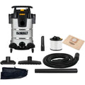 Cet aspirateur mixte combine le deplacement sur roulettes et la collecte de l'eau et des poussieres